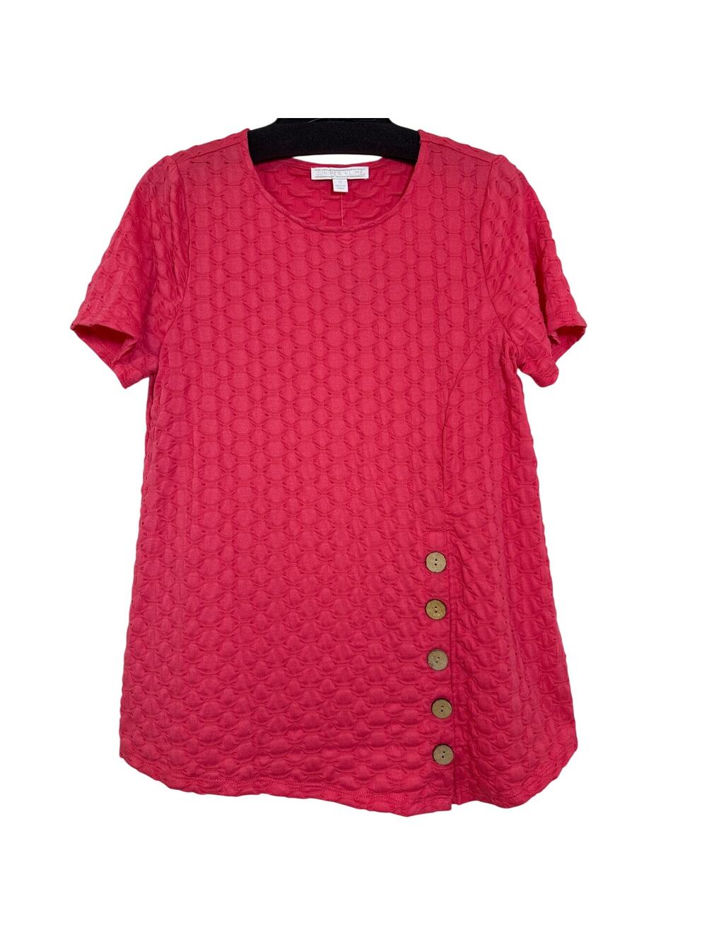 NWT Juniper + Lime Size Small Short Sleeve Coral Top Wood Look Button Accents